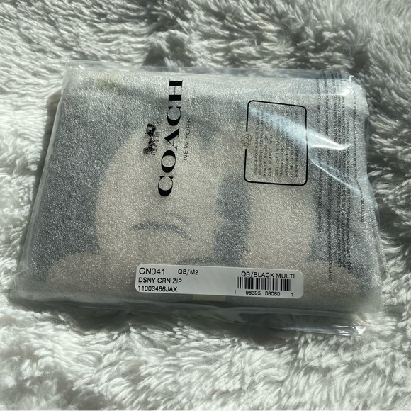 Disney X Coach Corner Zip Wristlet With Wink Mickey Mouse - Picture 13 of 13